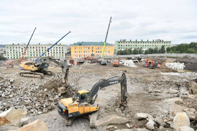 Завершение строительства в Новосибирске ультрасовременной школы с концертным залом и телестудией к концу года