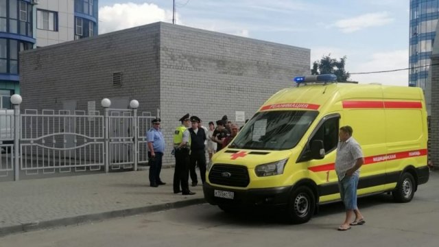 Ребёнок скончался после падения из окна 15-го этажа в Барнауле