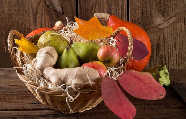 В преддверии осеннего сезона дерматолог назвала полезные для кожи осенние фрукты