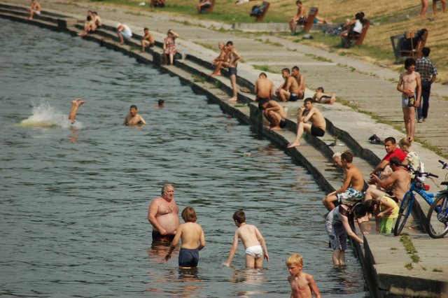 Рейды проводят на Москве-реке из-за сильной жары