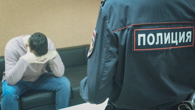 Мужчина в Кузбассе задержан за ношение формы сотрудника полиции