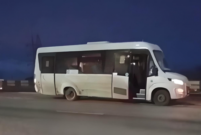 Пассажиры автобуса в Перми пострадали, выпав из автобуса