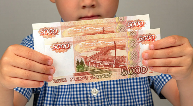 Ребенок по ошибке дал мошеннице 85 тысяч рублей, приняв ее за бабушку