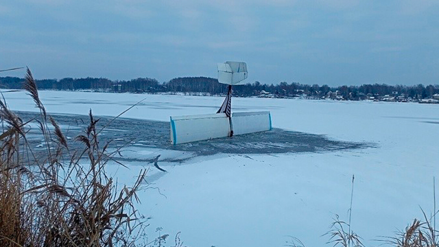 Самолёт в Тверской области приземлился на лёд Волги