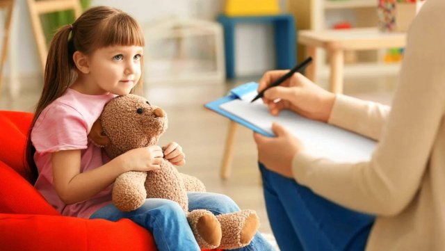 Эксперт рассказал о случаях, когда ребенку необходима помощь психолога