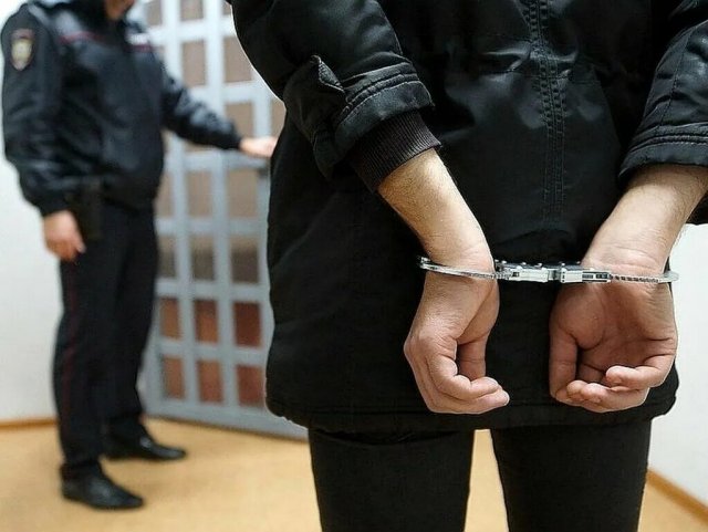Жителей Красноярска задержали за похищение женщины для занятий проституцией