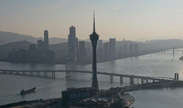 Смертельный прыжок с башни в Китае совершил турист