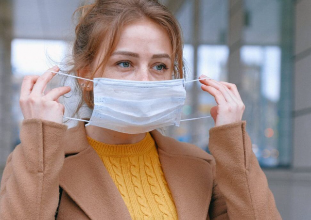 Врач объяснила есть ли смысл носить медицинские маски в период ОРВИ и гриппа