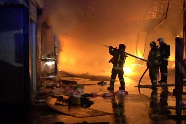 В результате пожара в Новом Уренгое скончались несколько человек