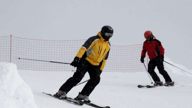 Несколько горнолыжных трасс закрыли в Сочи из-за сильного снегопада