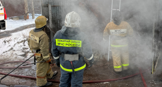 Четверо пострадали при пожаре на базе отдыха на Южном Урале