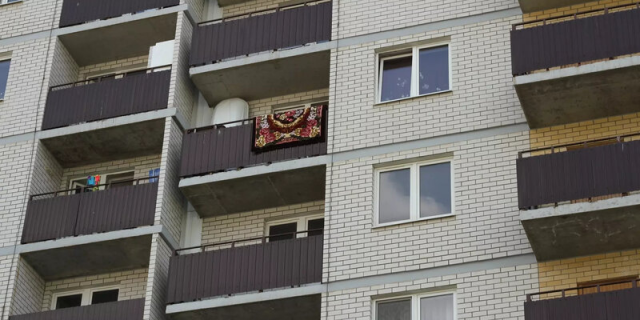 Жительница Челябинска хранила труп сожителя на балконе