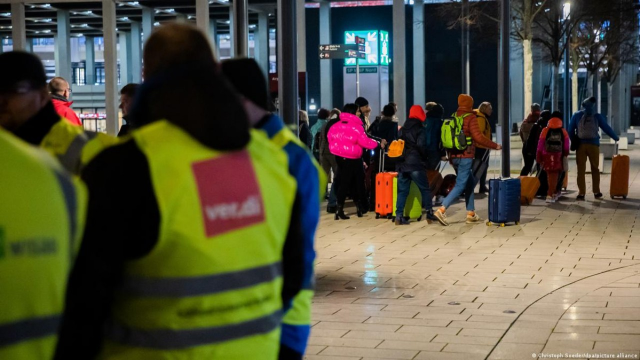 Забастовки в Германии привели к отменен множества рейсов
