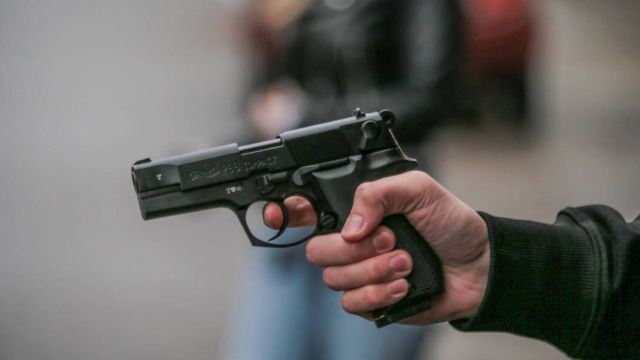 Школьника из Иркутска задержали в школе с оружием