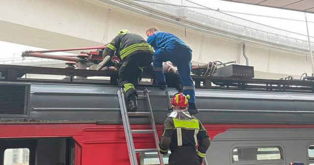 Мигрант в Париже скончался от удара током на крыше поезда