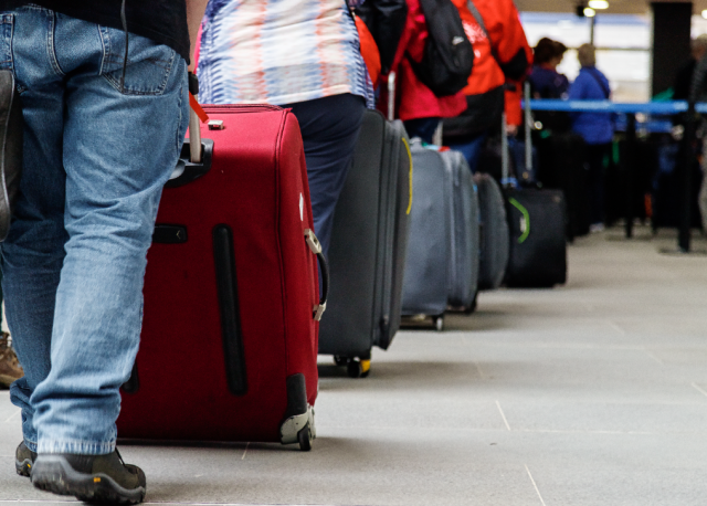 Минтранс рассматривает возможность введения временных ограничений на сборы в аэропортах