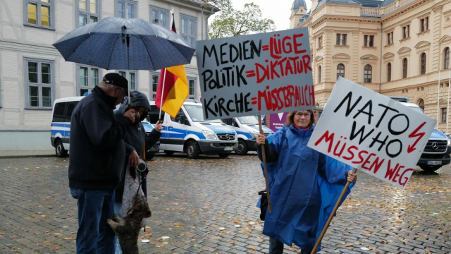 Жители Восточной Германии протестуют по вопросу поставок оружия на Украину