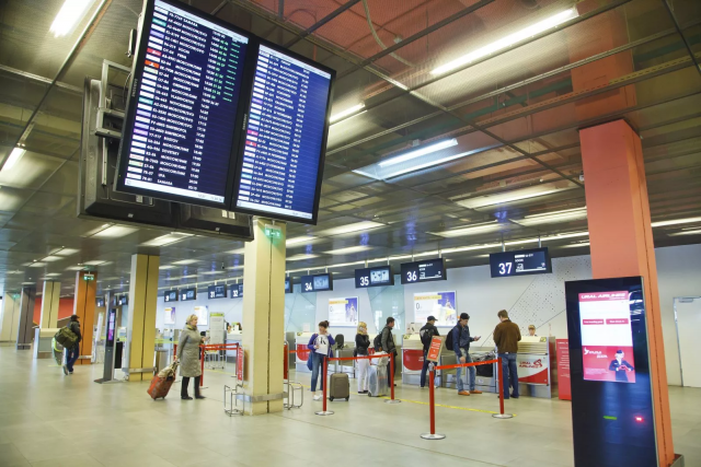 Несколько сотен туристов не смогли вылететь из аэропорта Екатеринбурга
