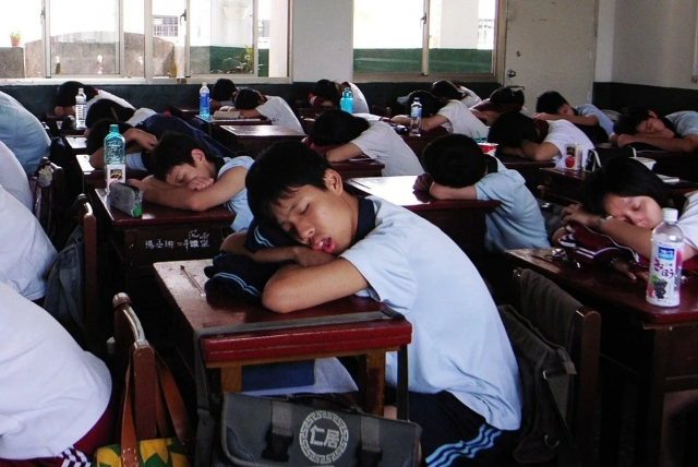 Практику десятиминутного сна используют в школах Японии во время уроков