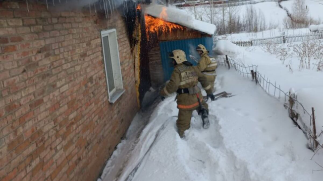 Женщина с ребёнком в Оренбурге едва не скончались во время пожара из-за неисправности фена