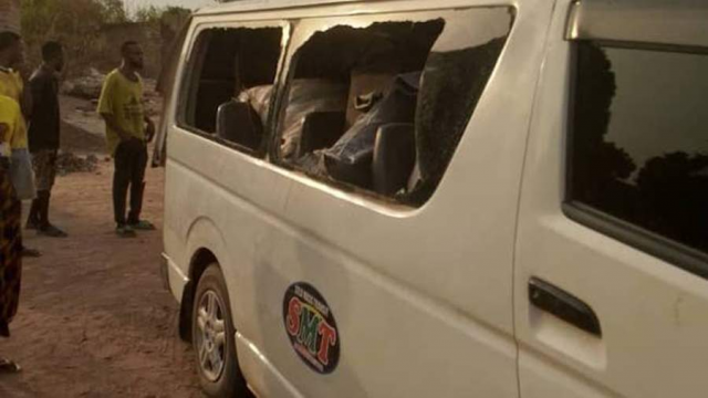 Несколько человек исчезли в Нигерии после нападения неизвестных на автобус