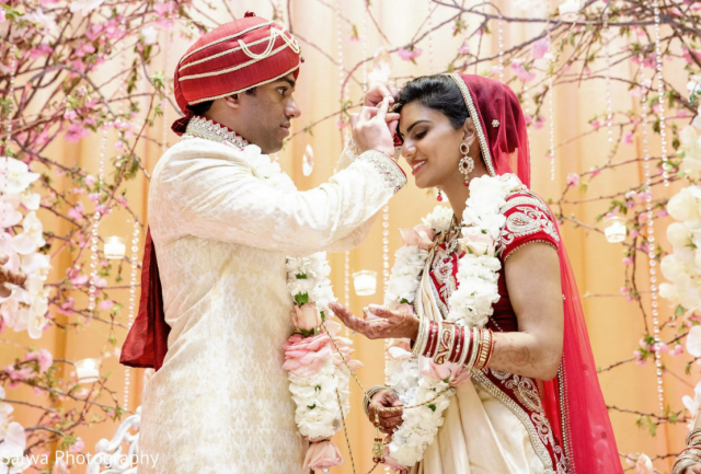 В Индии невеста сбежала после свадьбы, ограбив жениха