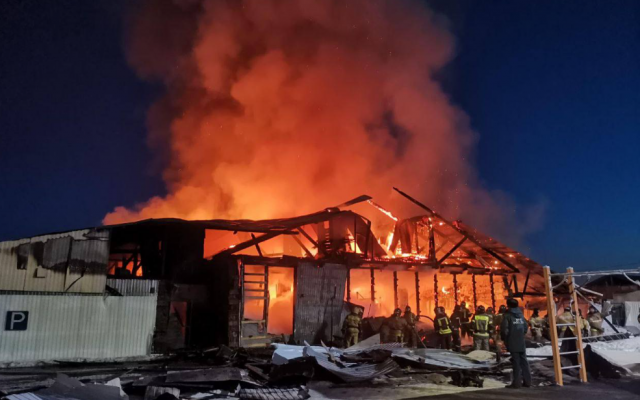 На мебельном складе в Якутске ликвидирован пожар