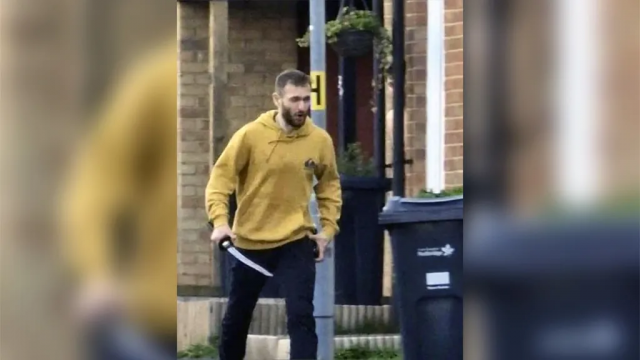 Вооружённый мечом мужчина в Лондоне нападал на прохожих
