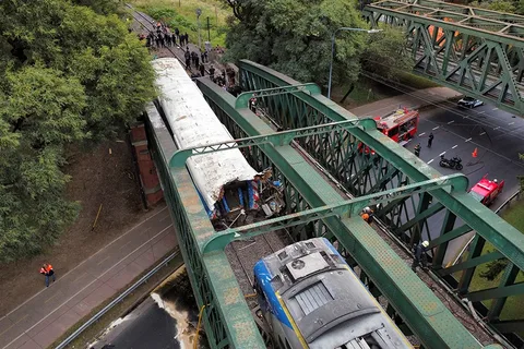 В Буэнос-Айресе несколько десятков человек пострадали в результате столкновения поездов