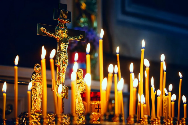 Иностранец задержан за тушение свечей в Московской православной церкви