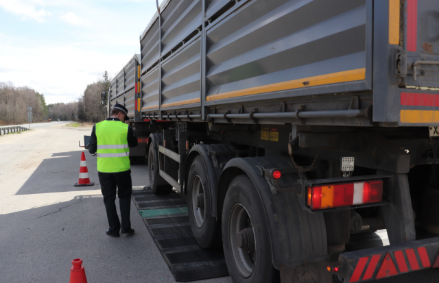Из-за жары в Ярославской области запрещено движение грузовиков