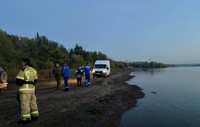 Спасатели Башкортостана ищут ребенка, застрявшего в тонущей машине