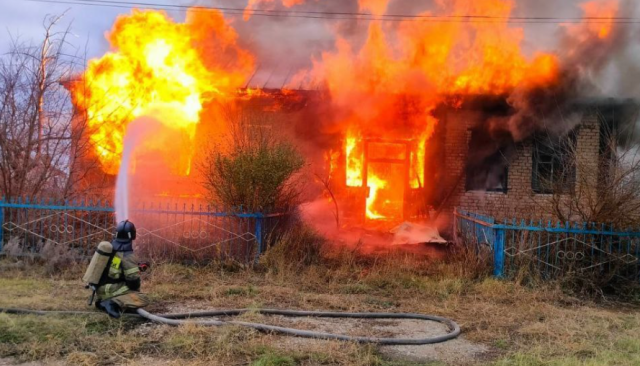 Житель Забайкалья скончался во время пожара из-за непотушенной сигареты