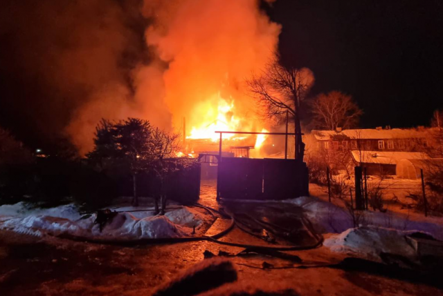 В Приморье в жилом доме погибли двое подростков