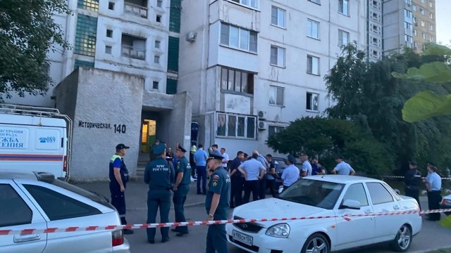 Пациент выпал из окна восьмого этажа Забайкальской больницы и погиб