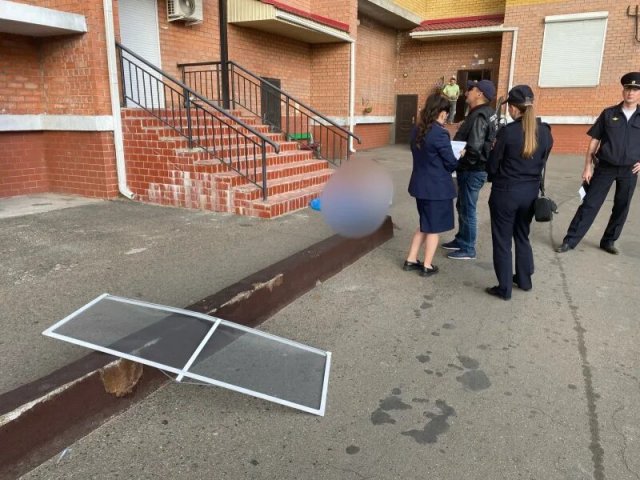 В Москве двухлетняя девочка погибла, выпав с девятого этажа