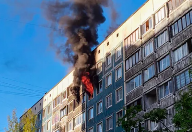 В Санкт-Петербурге при пожаре в жилом доме погибли два человека