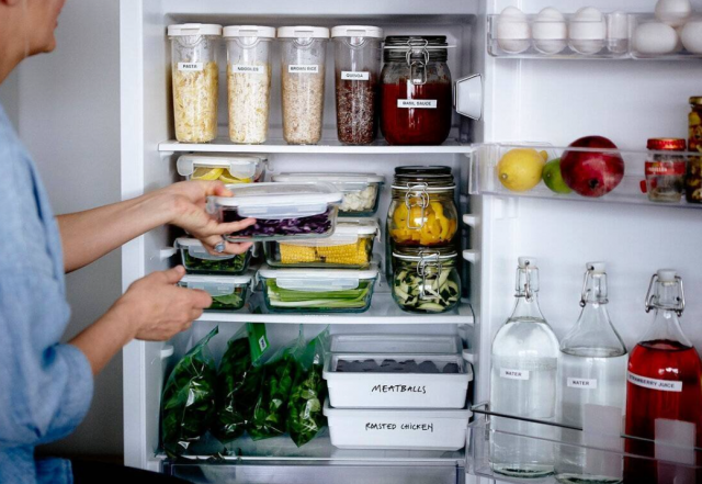 Названы продукты, которые опасно употреблять летом: рекомендации Роскачества