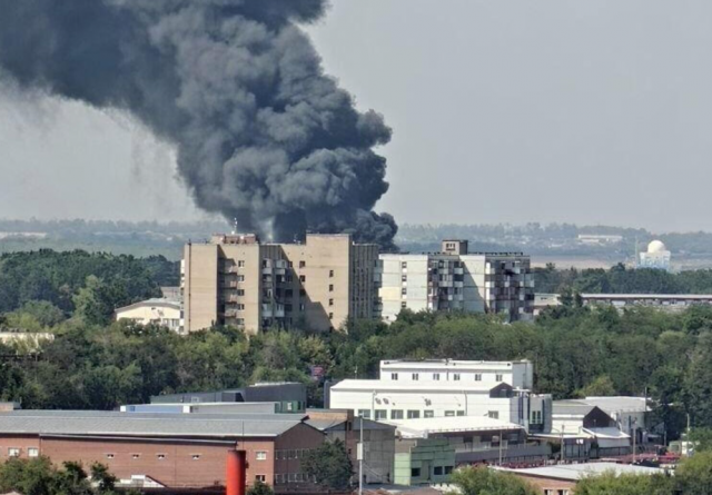 Пожар в складском и офисном здании в Ростове-на-Дону локализован