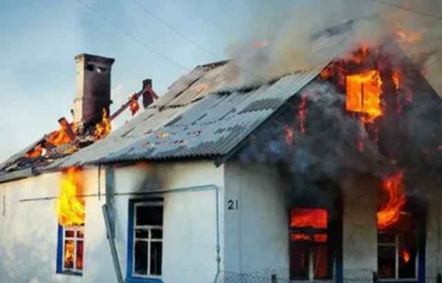 В Самарской области пожар в частном доме унёс жизни трёх человек