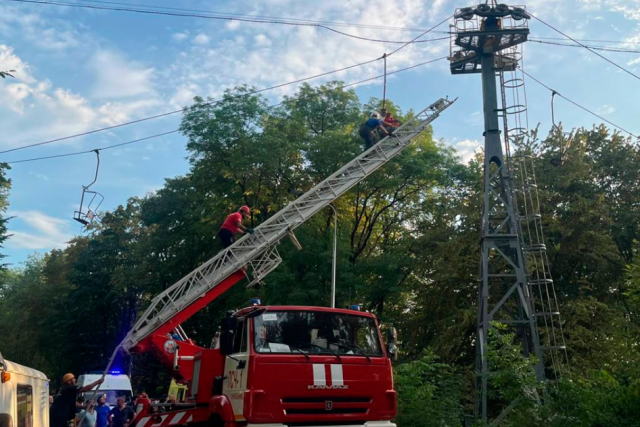 В Нальчике завершена эвакуация людей после обрыва канатной дороги