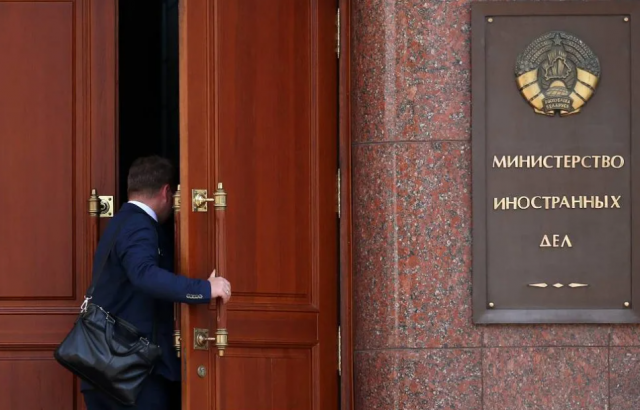 МИД Белоруссии проверяет сообщения о возможном принудительном труде своих граждан в России