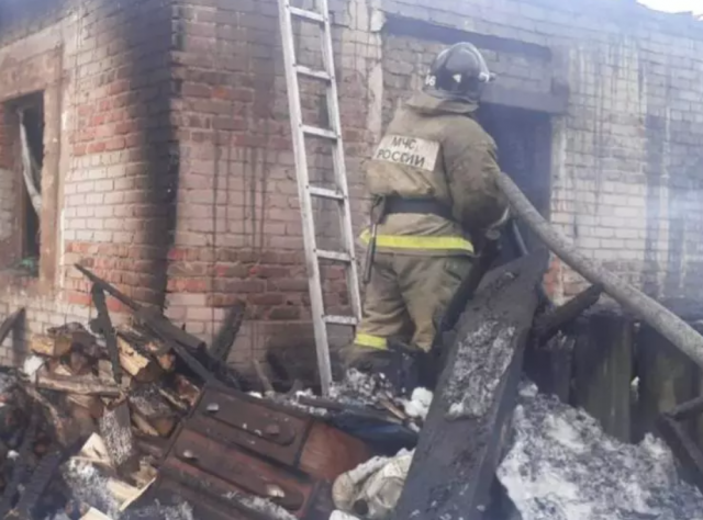 Двое детей стали жертвами пожара в Новосибирской области
