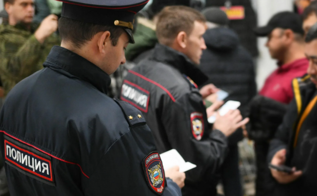 В Москве задержали пять человек по делу о легализации более 3 тыс. мигрантов