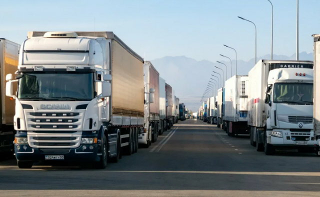 Казахстанские грузоперевозчики смогут дольше находиться в России