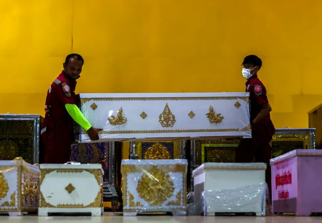 В Таиланде женщина, считавшаяся умершей, пришла в себя перед кремацией