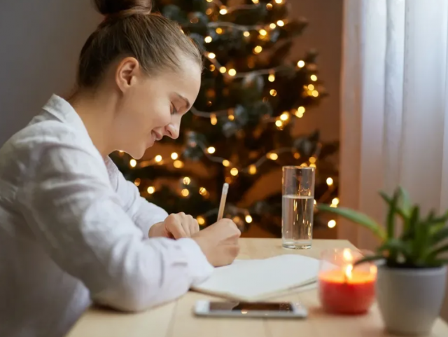 Психолог объяснила, как настроиться на Новый год и с какими ритуалами завершить декабрь