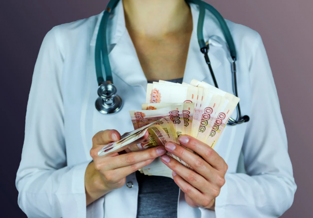 Хабаровский край получит почти 51 млн рублей на повышение оплаты труда медиков
