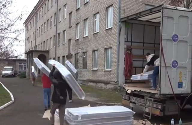 В общежитие Луганского училища олимпийского резерва поступила новая мебель от Фонда помощи детям Донбасса