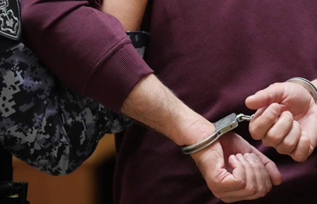 В Петербурге задержали семь человек, подозреваемых в похищении людей и разбойных нападениях